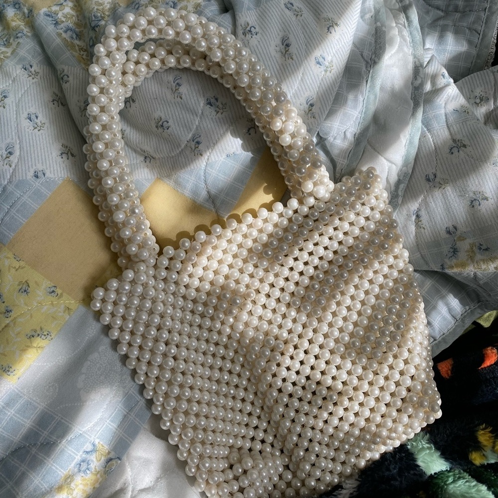 Pearl purse